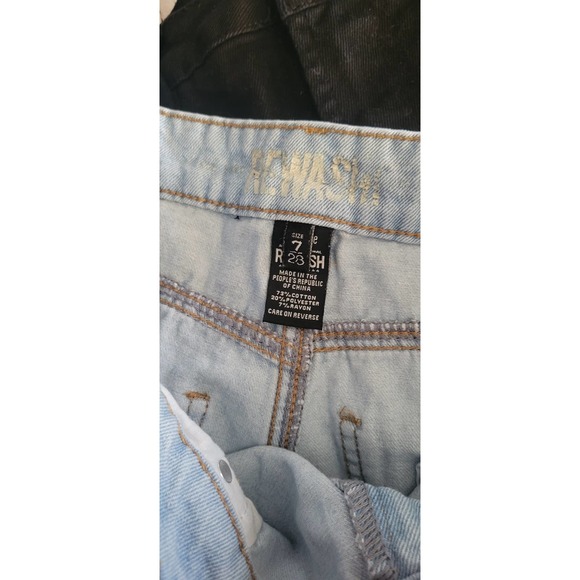 Rewash Junior's Denim Shorts – Size 7Classic light wash denim shorts by Rewash - Picture 5 of 5